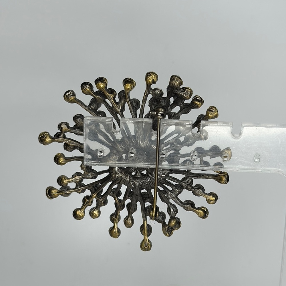 Silver and Gold Starburst Brooch with Crystals - Picture 2 of 3